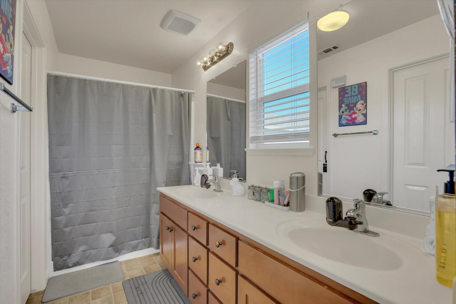1494 Hearthsong Dr, Manteca, CA 95337