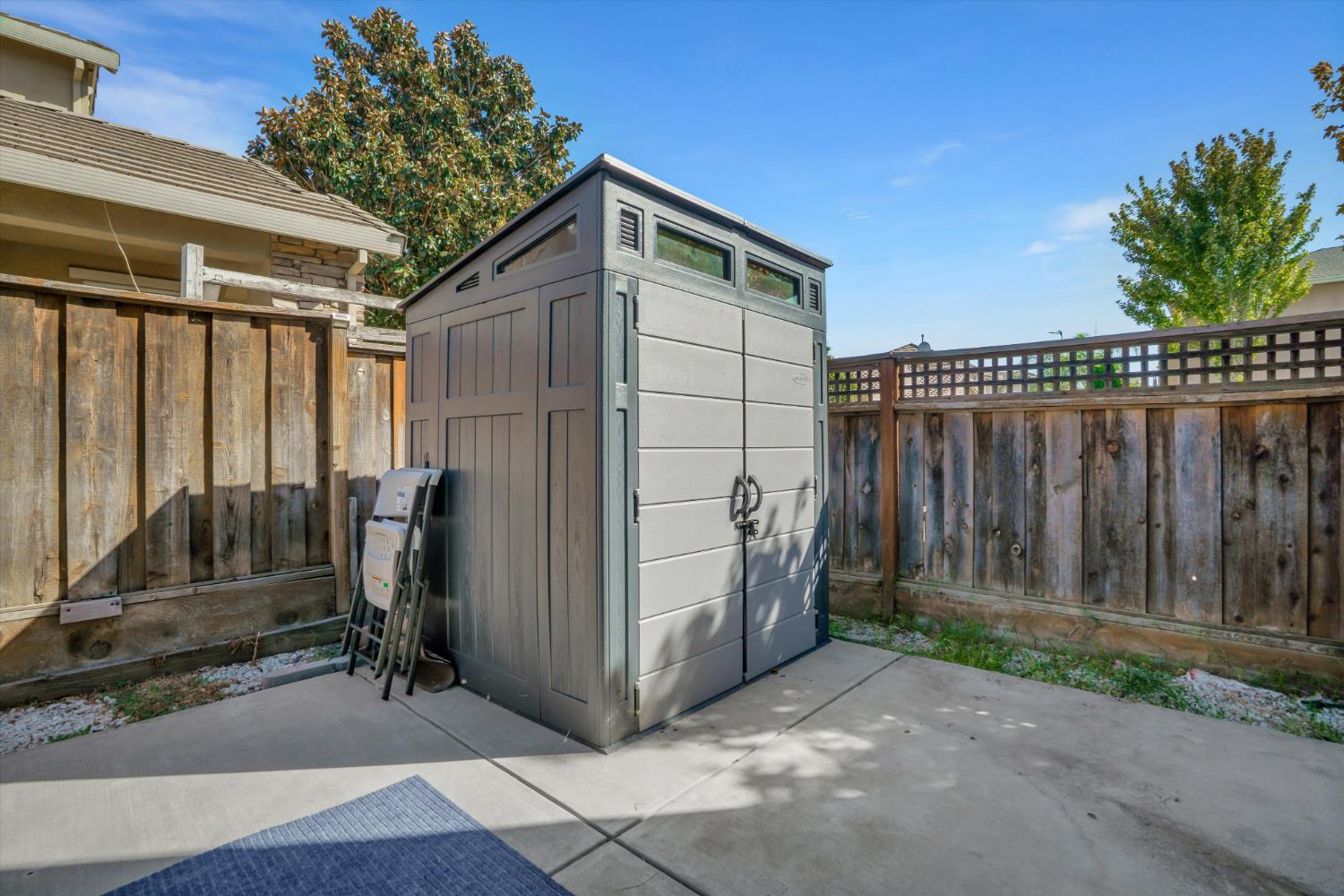 1494 Hearthsong Dr, Manteca, CA 95337