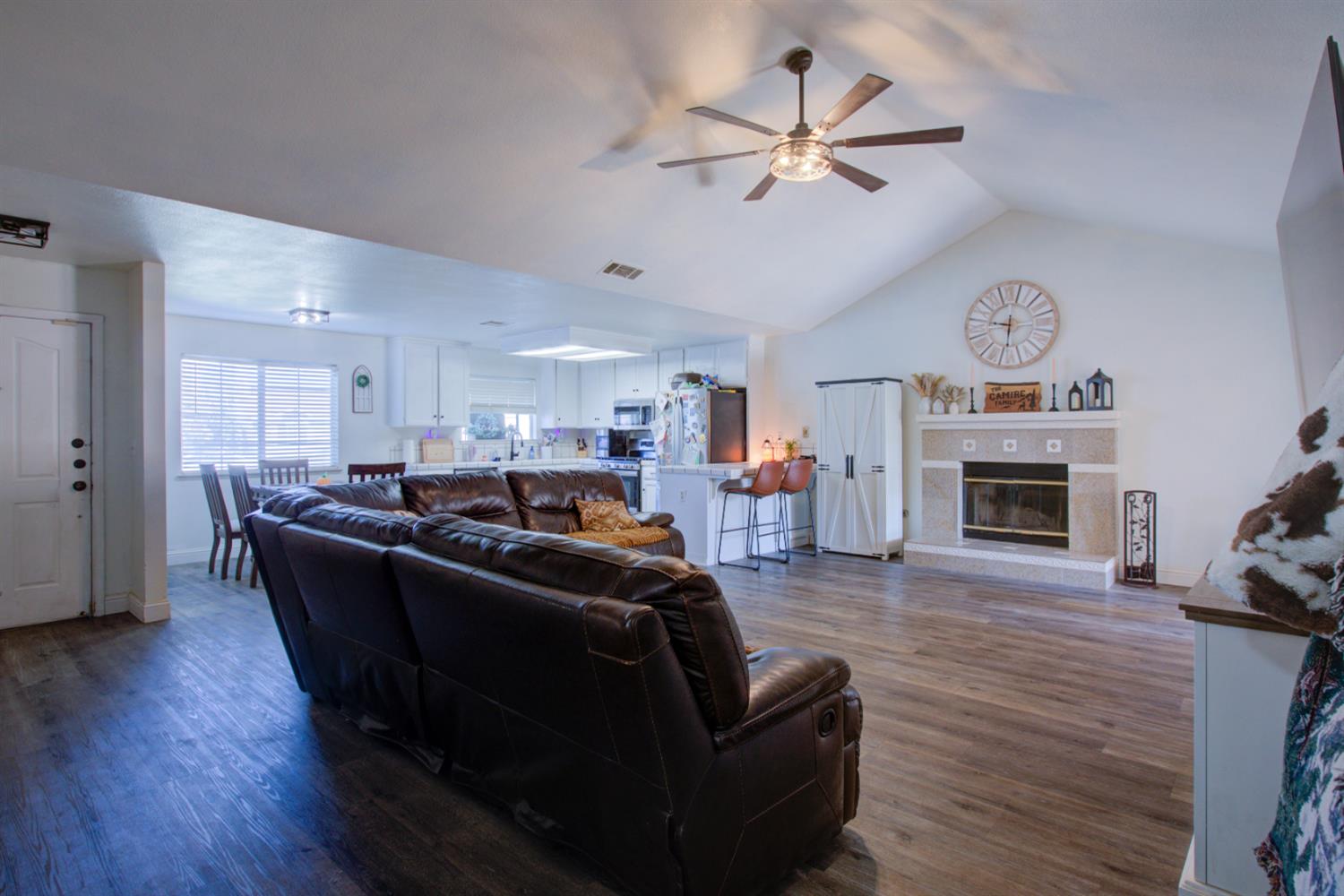 5718 Prince Norman Way, Riverbank, CA 95367
