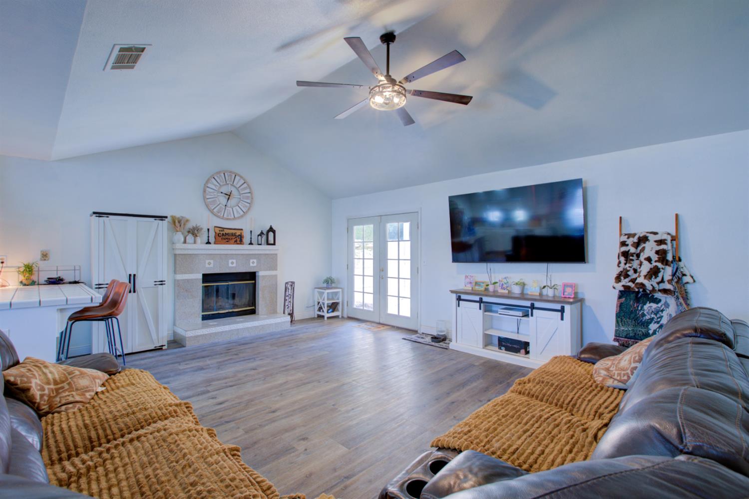 5718 Prince Norman Way, Riverbank, CA 95367