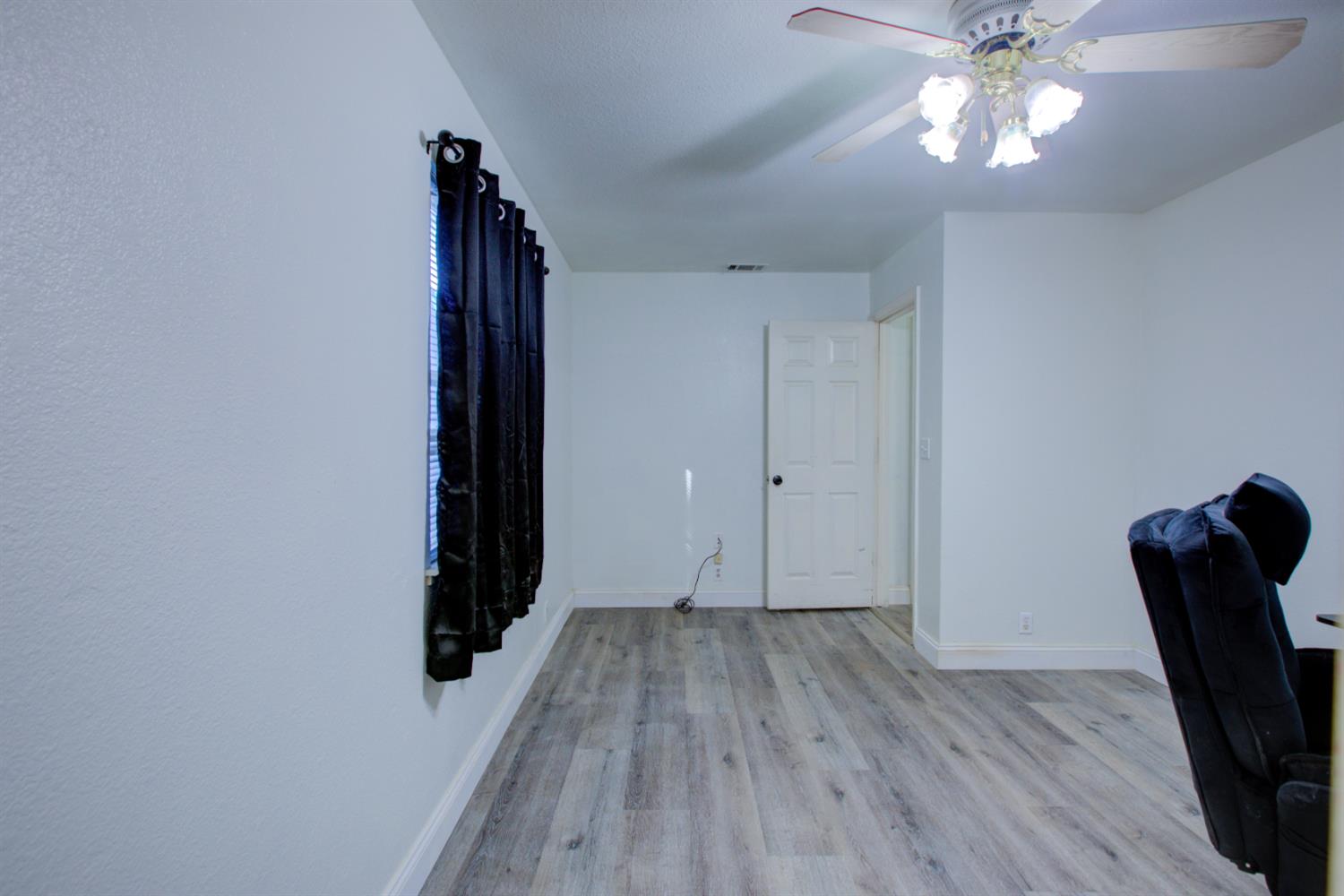 5718 Prince Norman Way, Riverbank, CA 95367