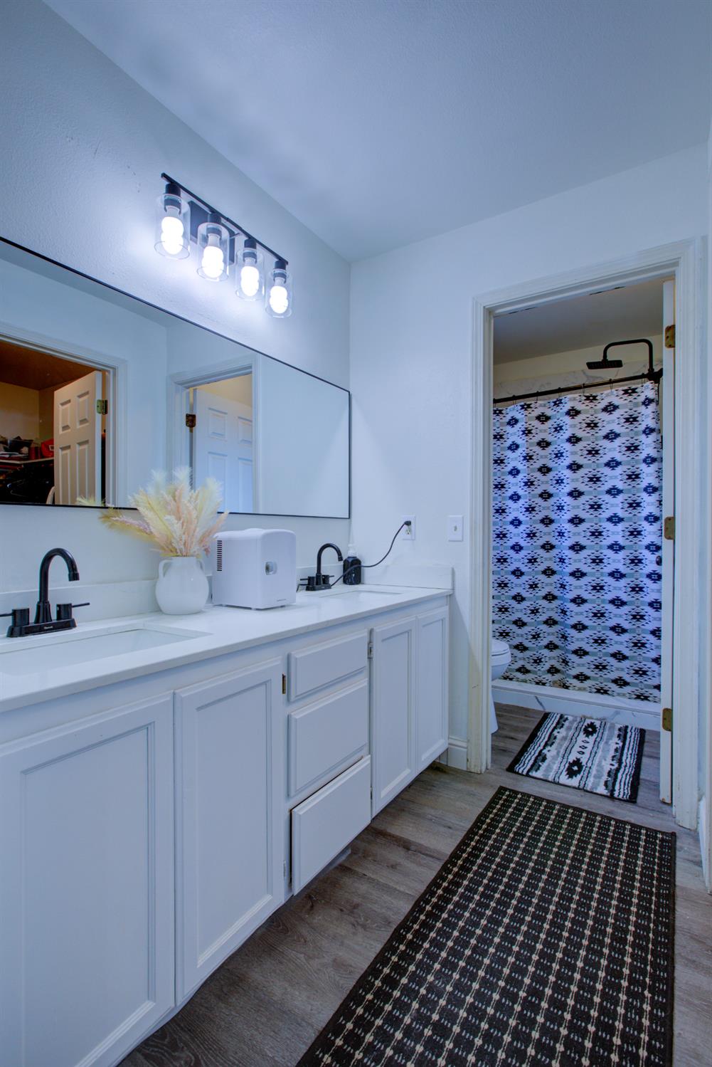 5718 Prince Norman Way, Riverbank, CA 95367