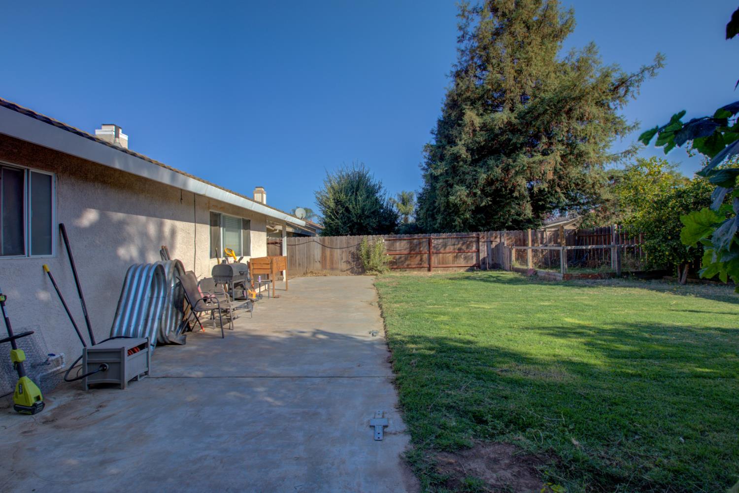 5718 Prince Norman Way, Riverbank, CA 95367
