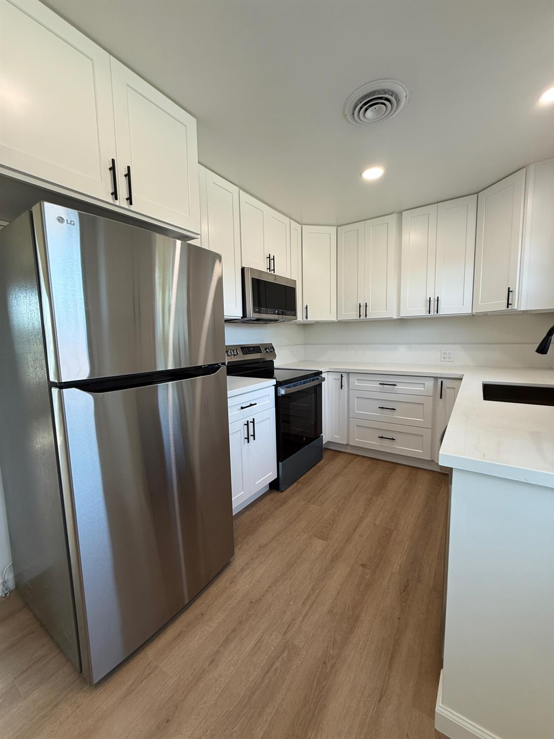701 S Minaret, Turlock, CA 95380