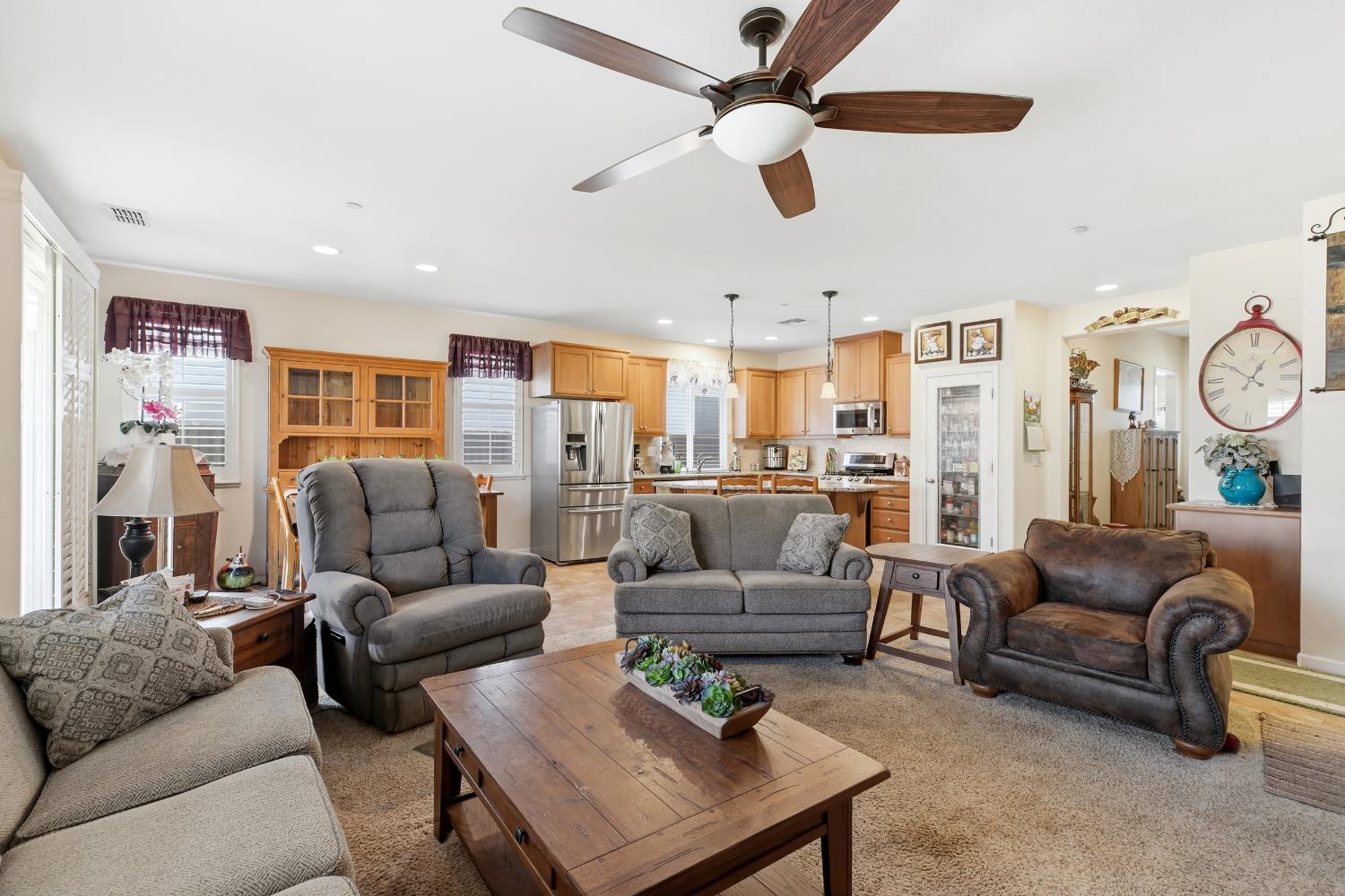 1061 Alba St, Manteca, CA 95337