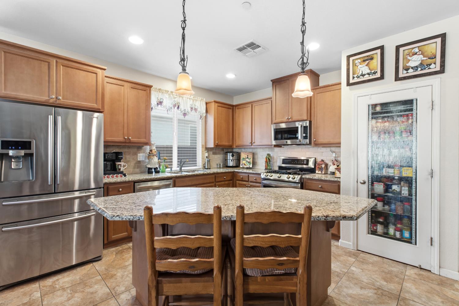 1061 Alba St, Manteca, CA 95337