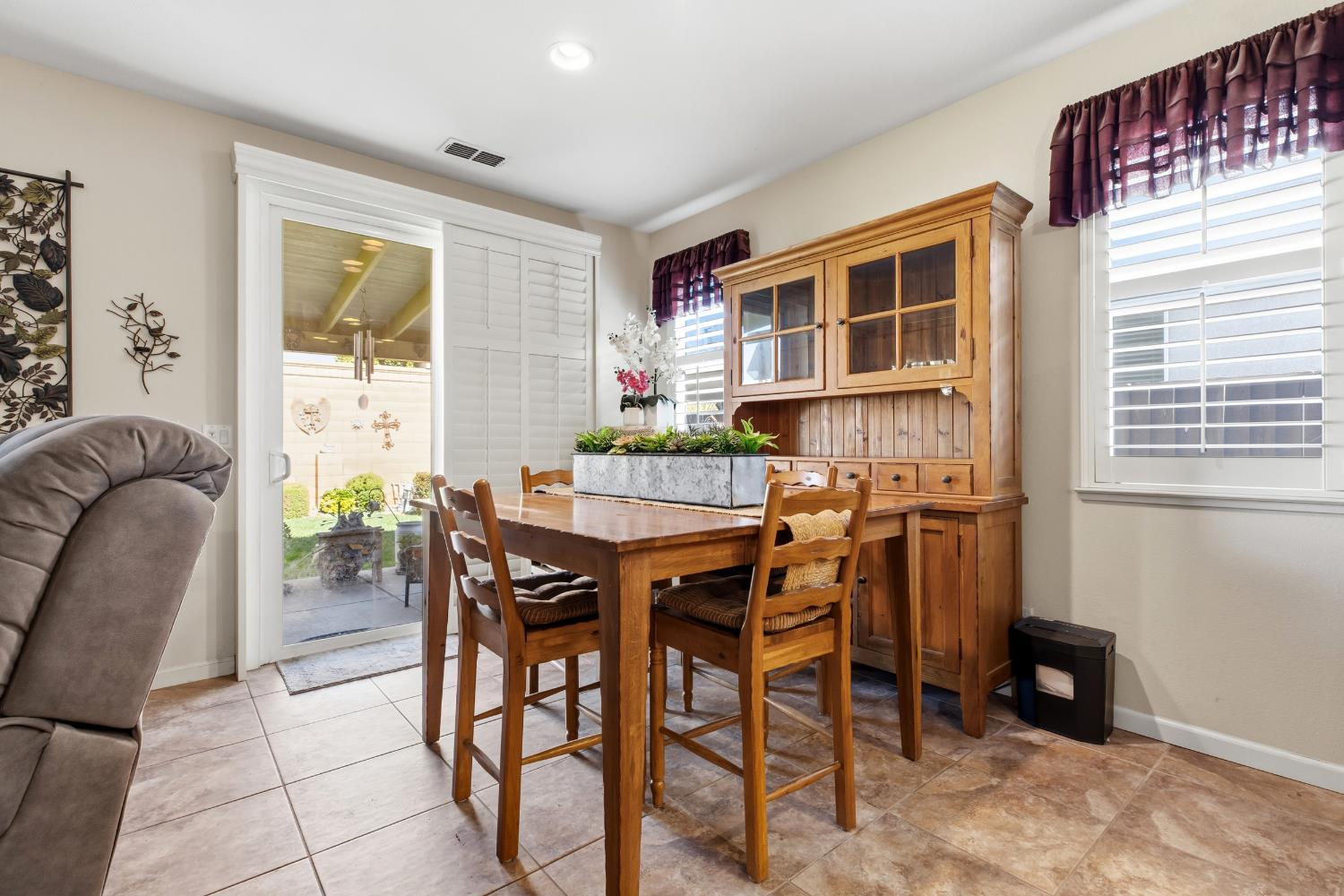 1061 Alba St, Manteca, CA 95337