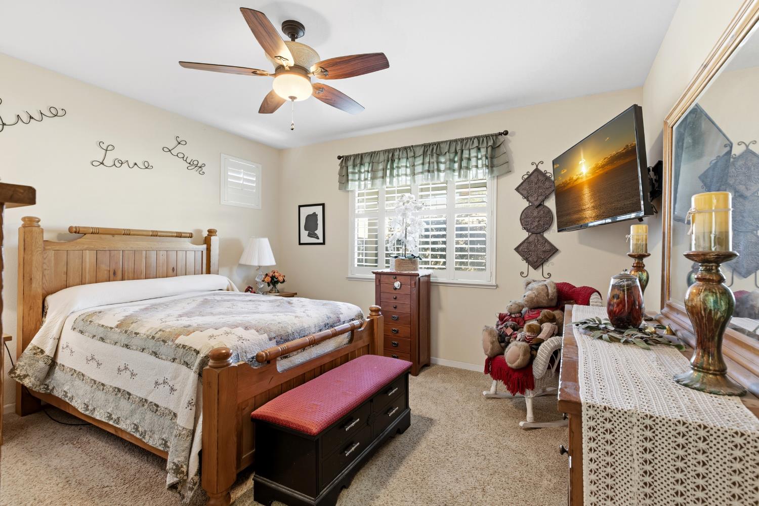 1061 Alba St, Manteca, CA 95337