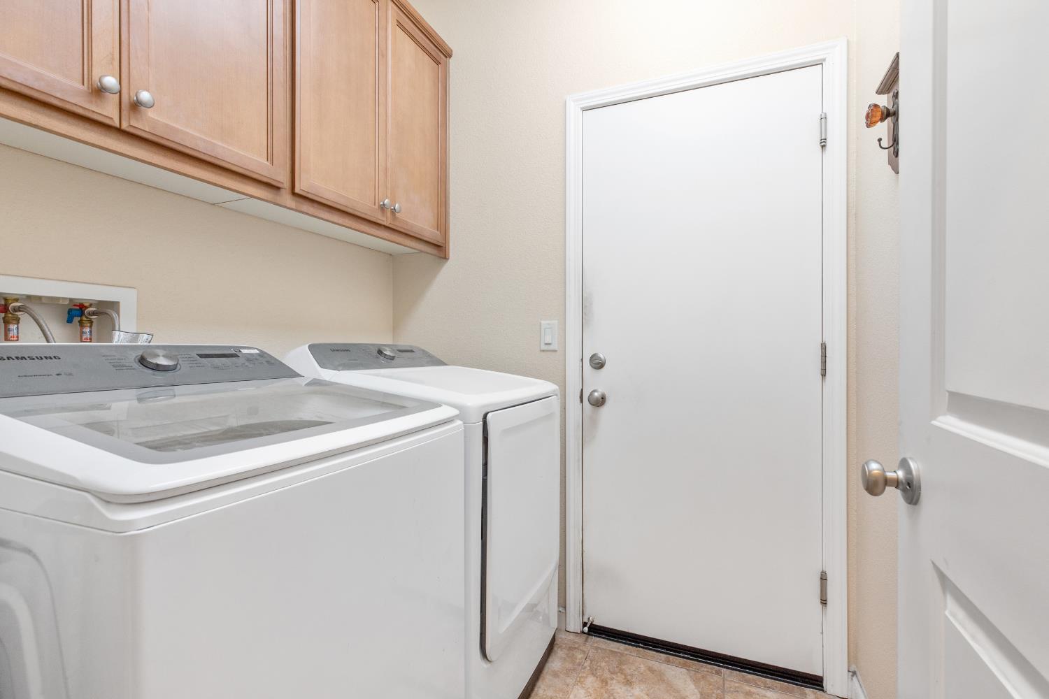 1061 Alba St, Manteca, CA 95337