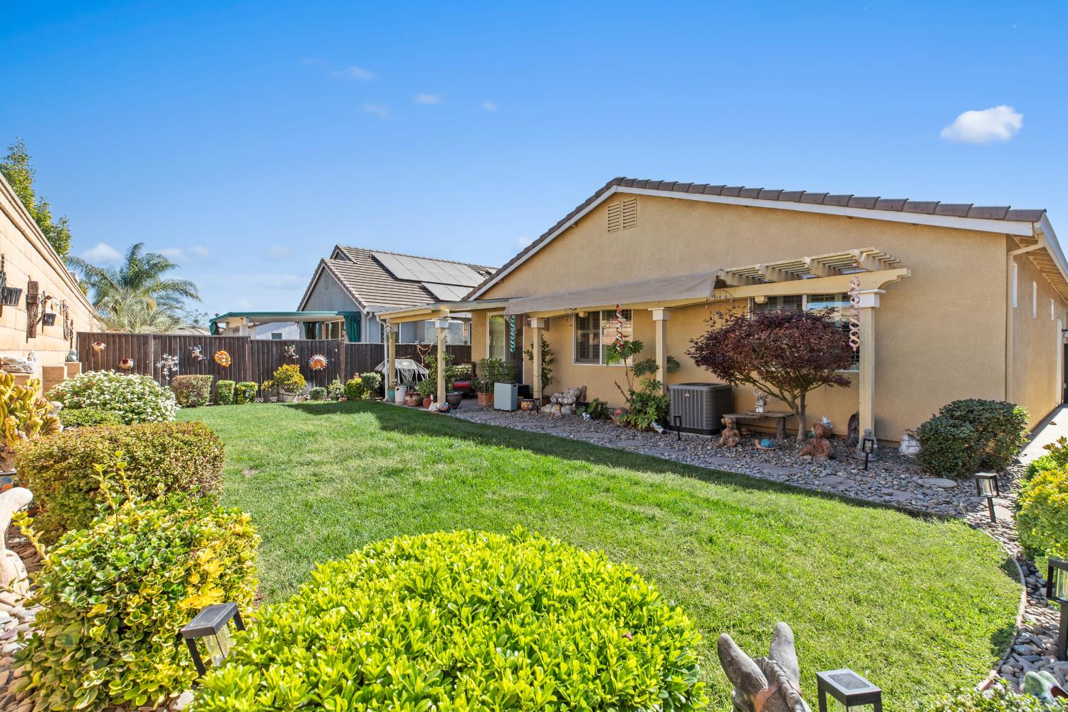 1061 Alba St, Manteca, CA 95337