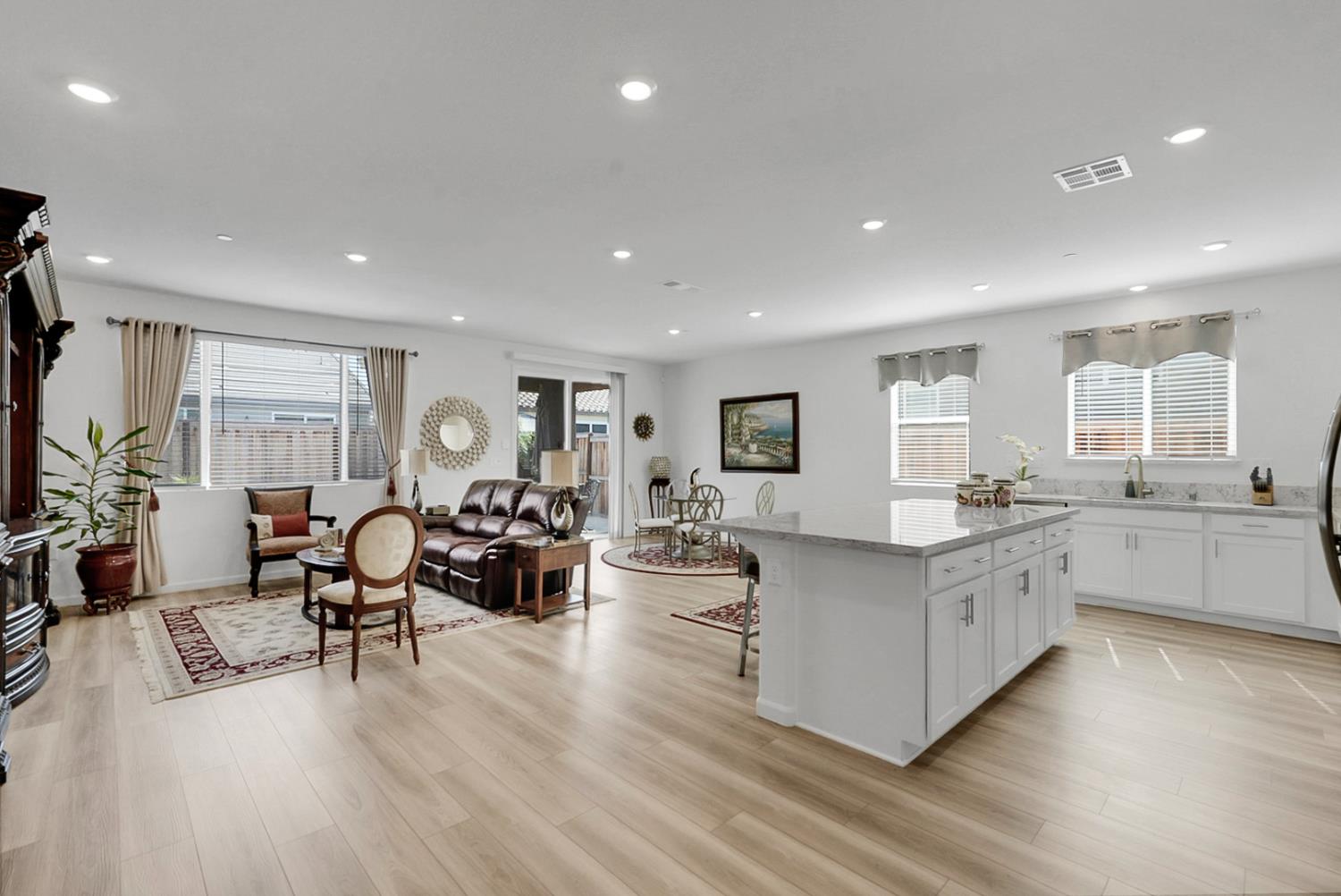 924 Somerset Way, Patterson, CA 95363