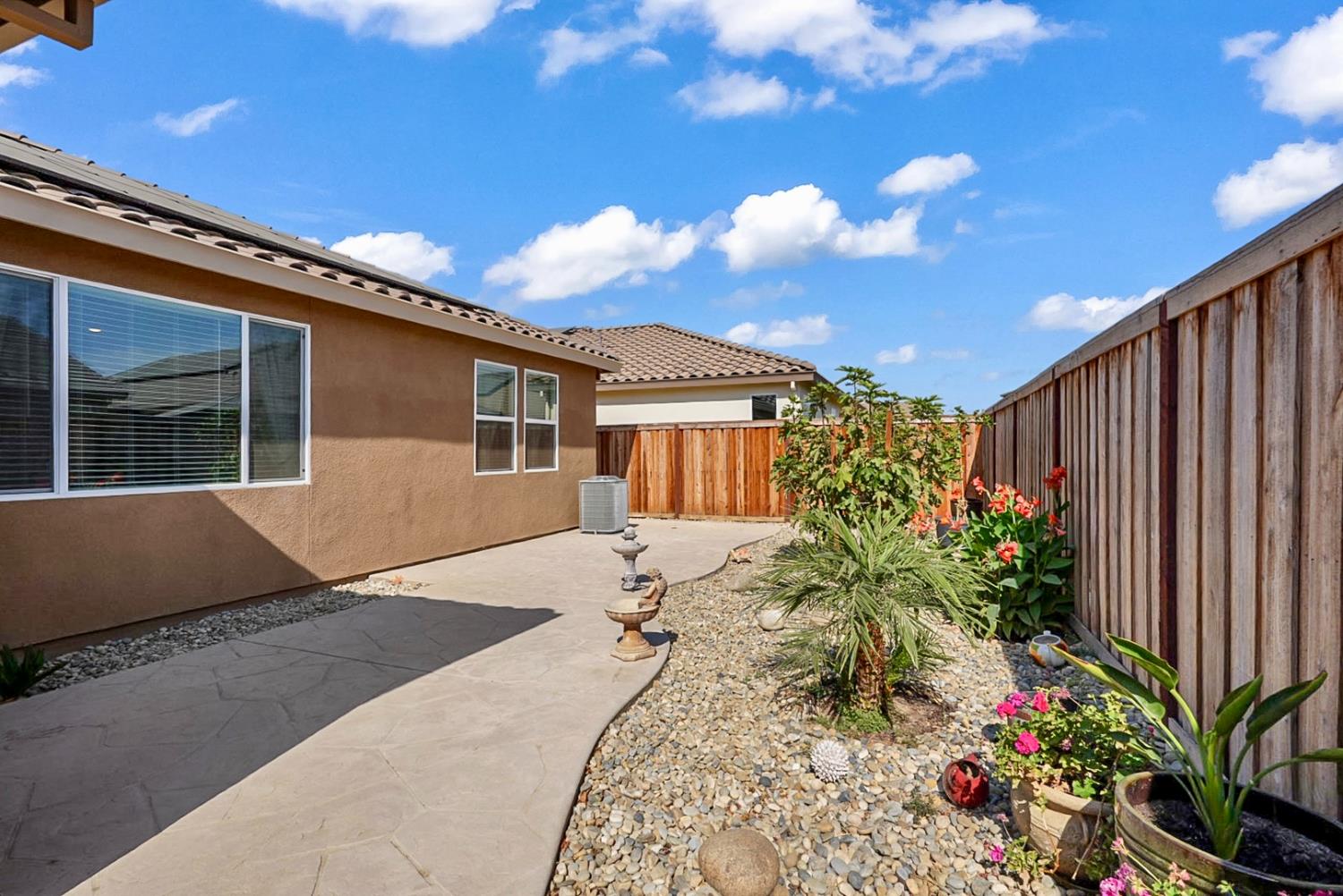924 Somerset Way, Patterson, CA 95363