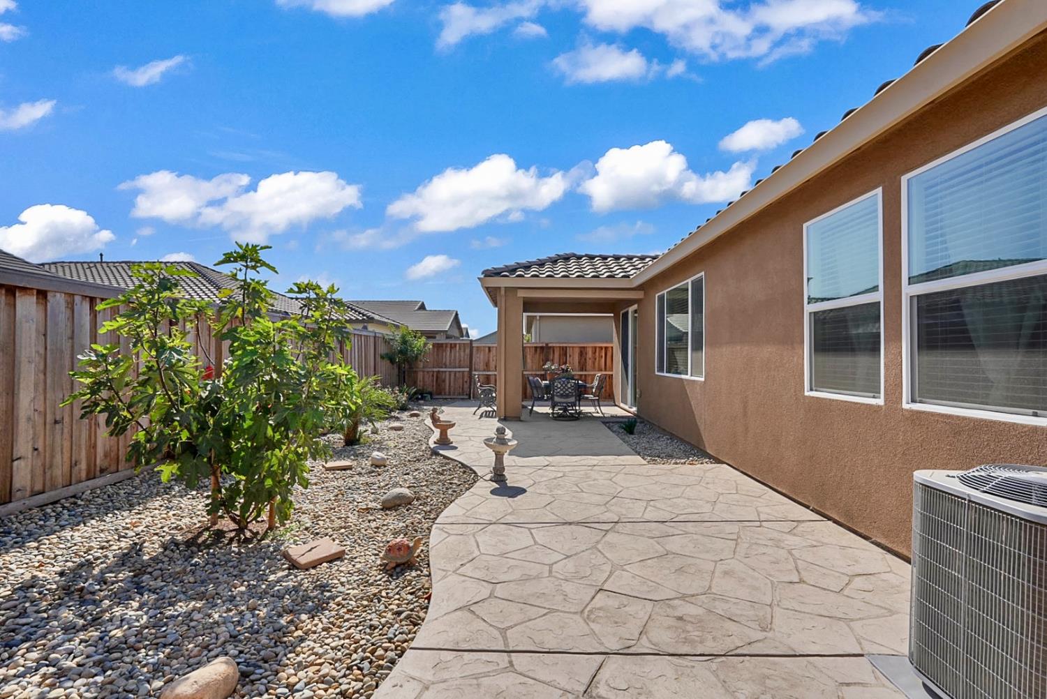 924 Somerset Way, Patterson, CA 95363