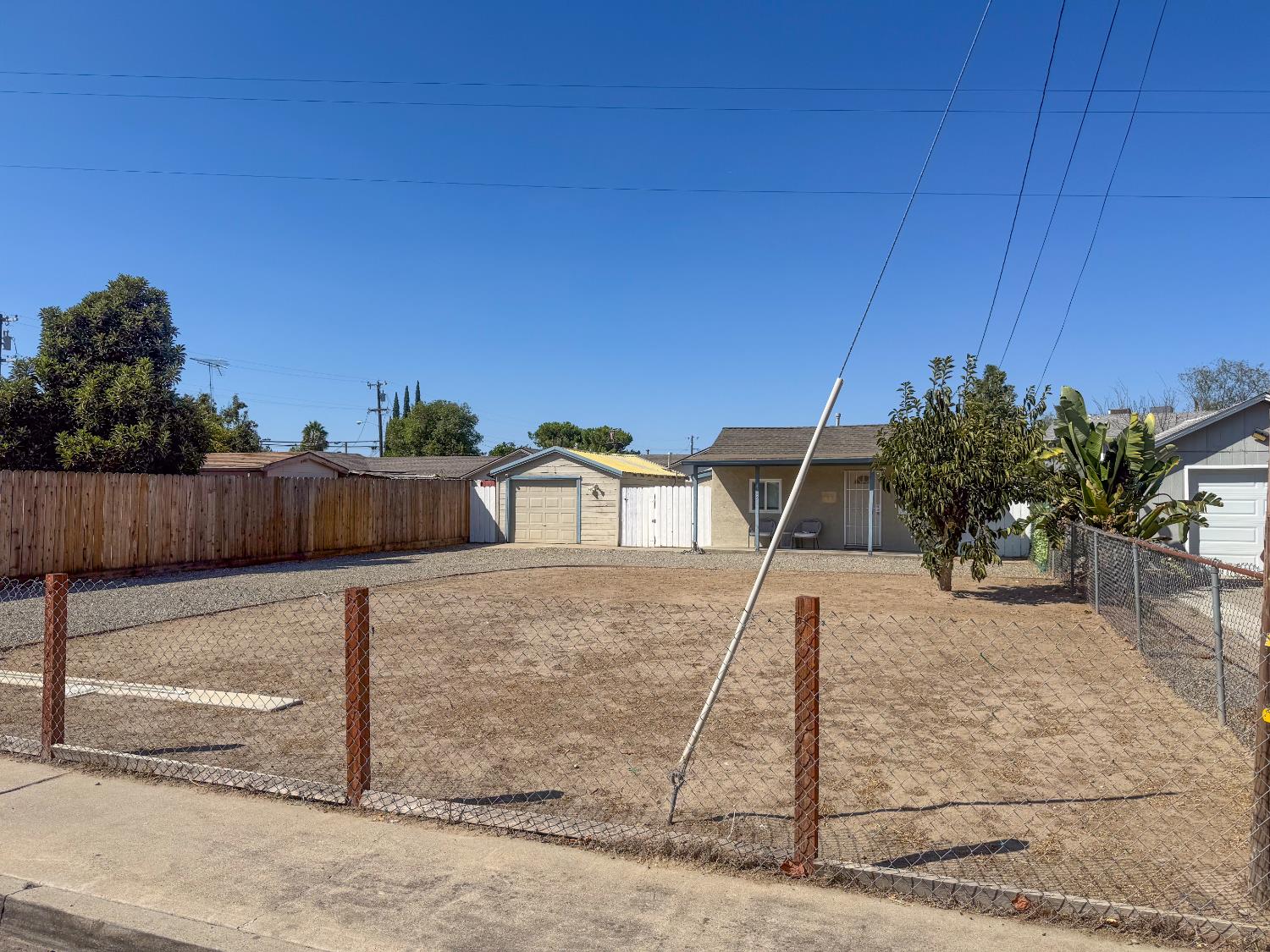415 Sutter St, Manteca, CA 95336
