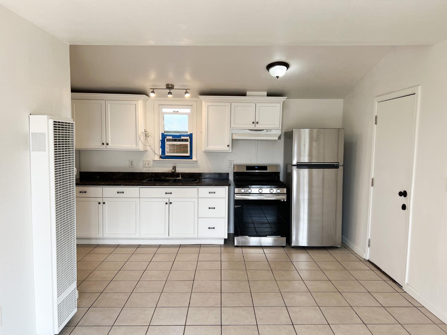415 Sutter St, Manteca, CA 95336