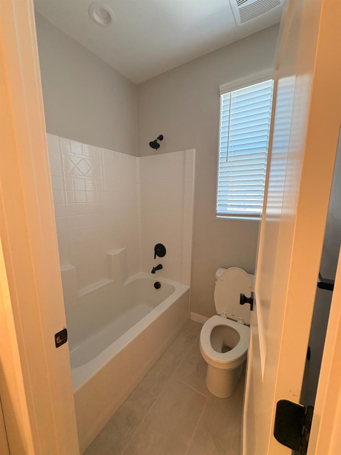 738 Katelyn Ave, Madera, CA 93636