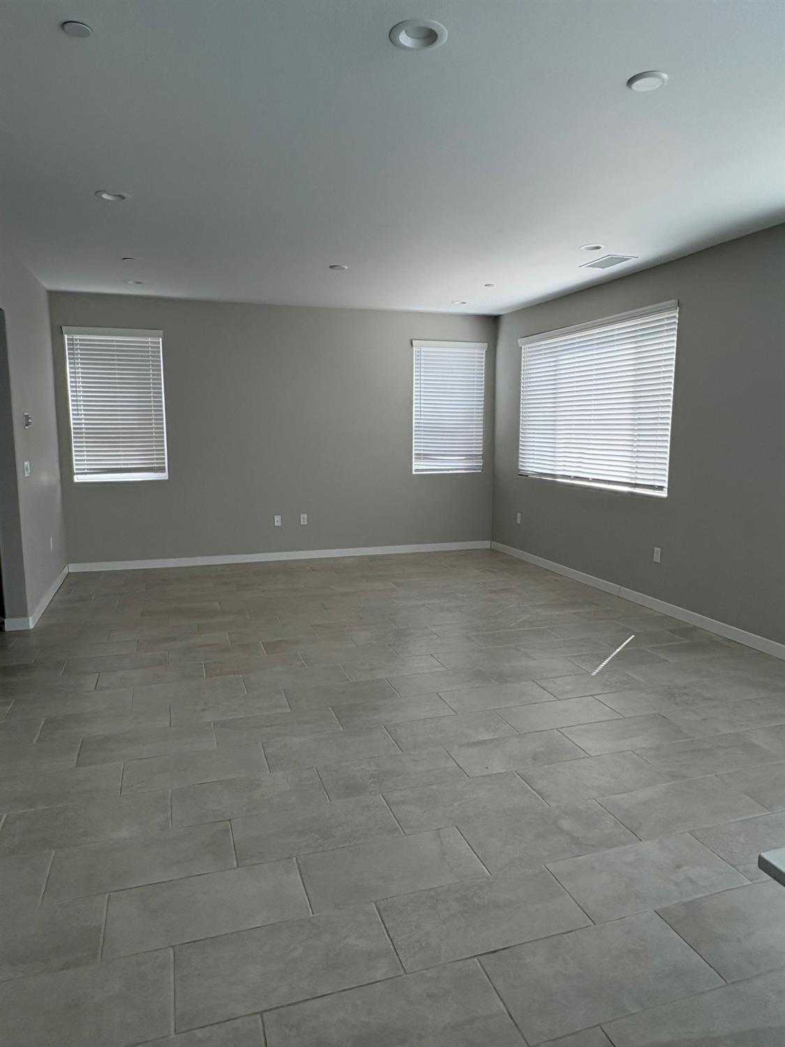 738 Katelyn Ave, Madera, CA 93636