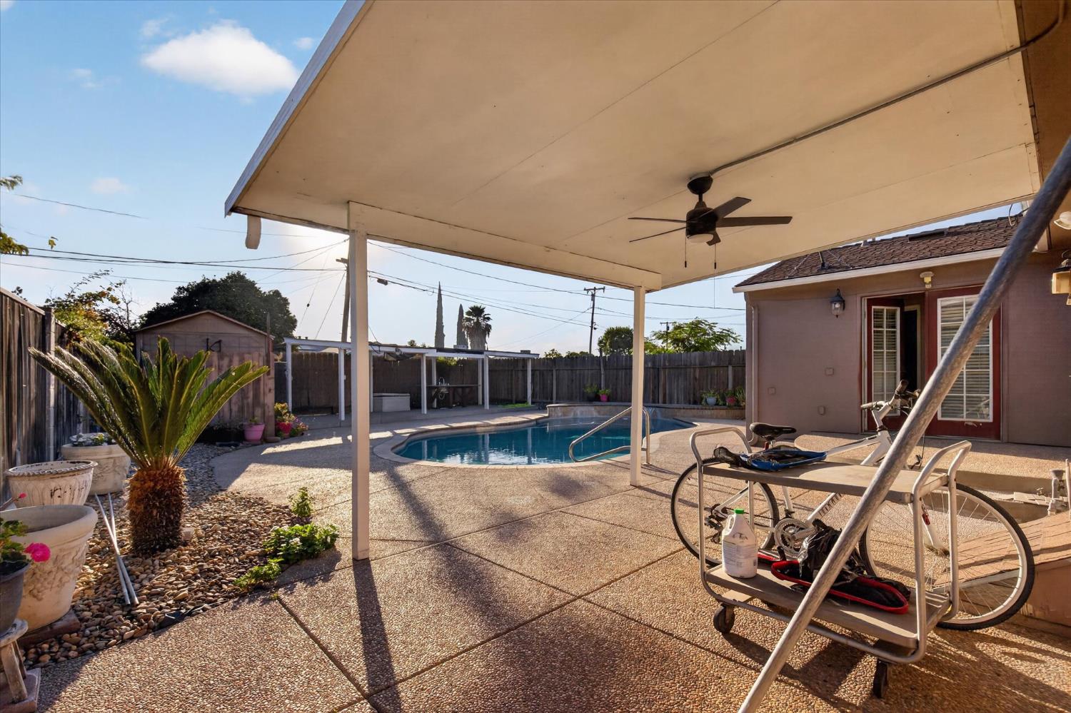 356 N sheridan, Manteca, CA 95336