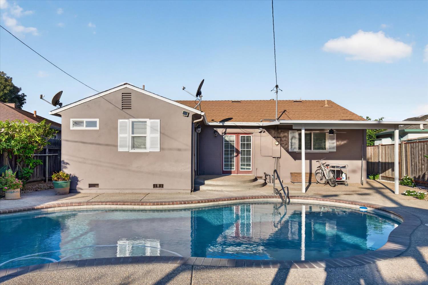 356 N sheridan, Manteca, CA 95336