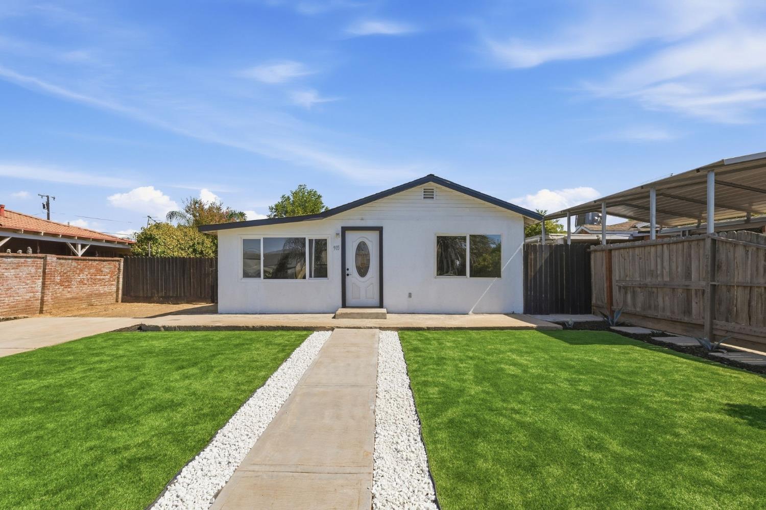915 Sonora St, Madera, CA 93638