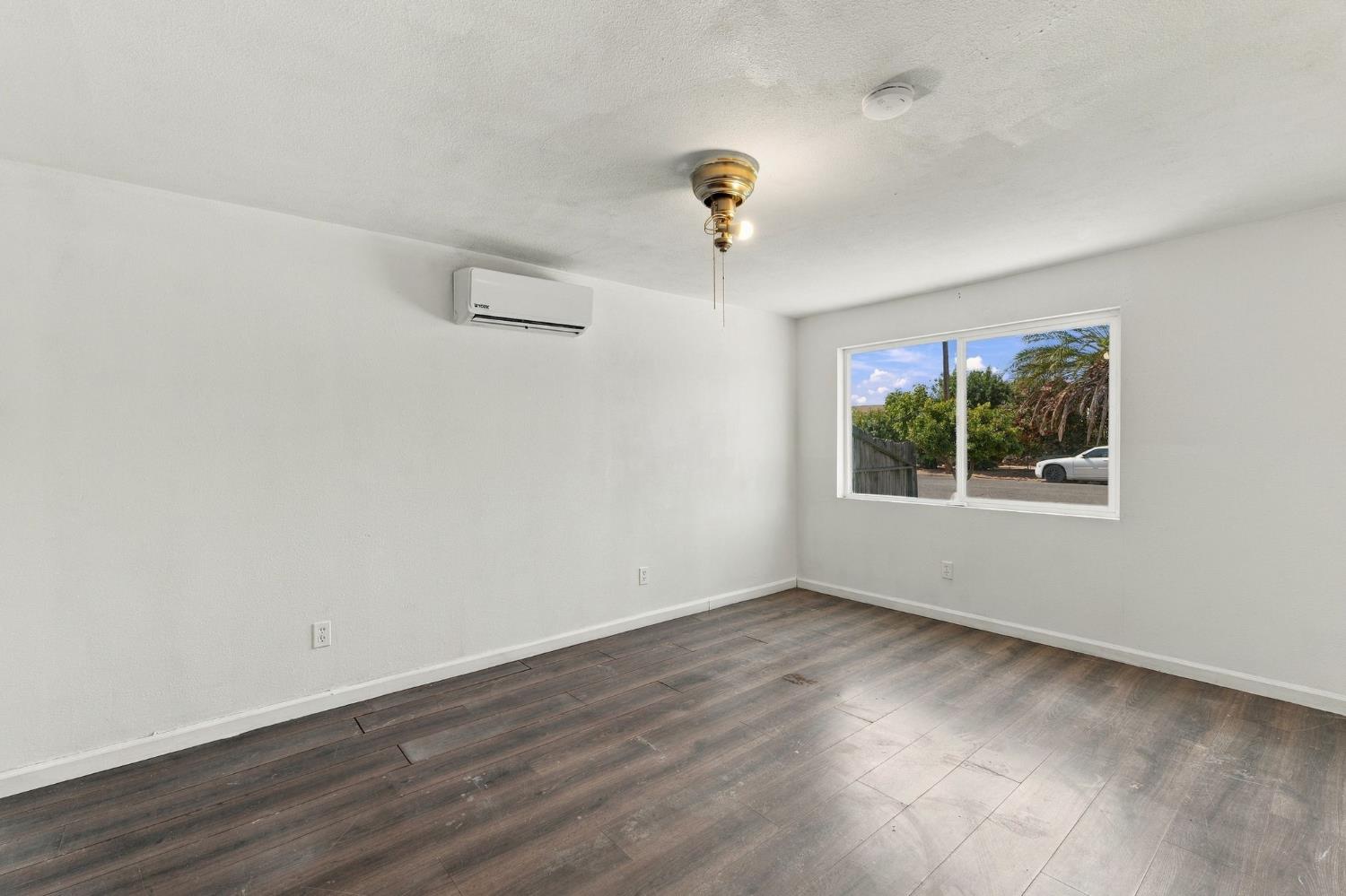 915 Sonora St, Madera, CA 93638