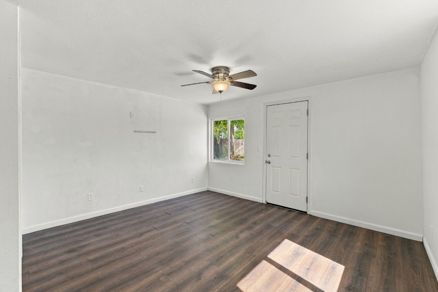 915 Sonora St, Madera, CA 93638