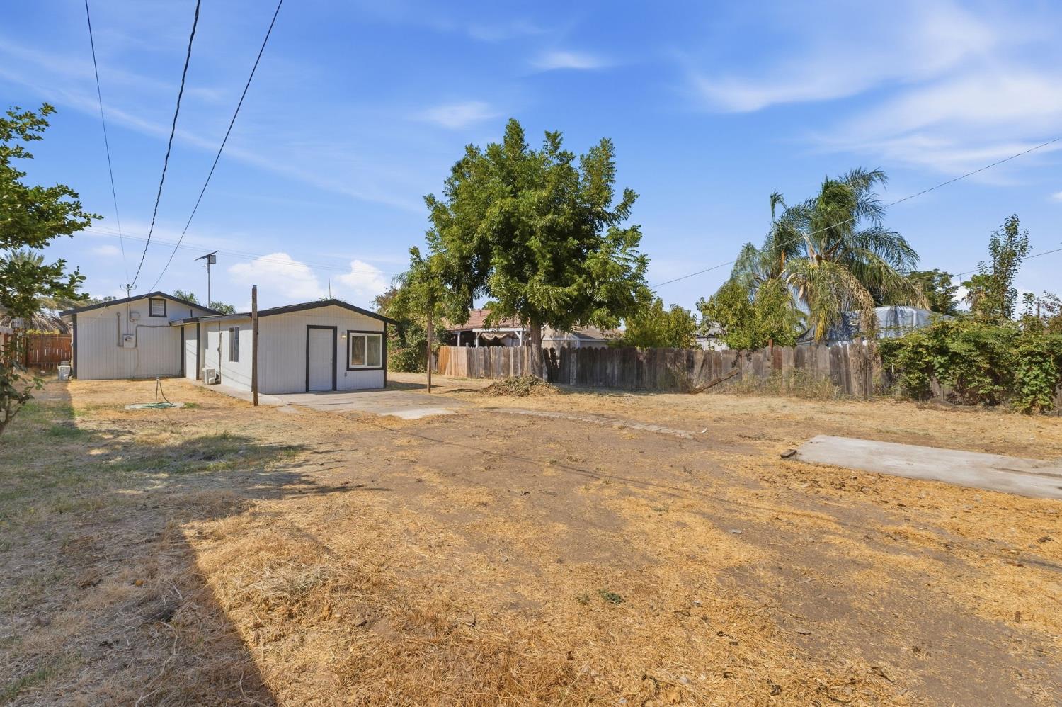 915 Sonora St, Madera, CA 93638