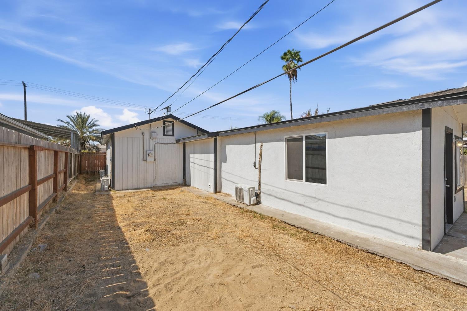 915 Sonora St, Madera, CA 93638