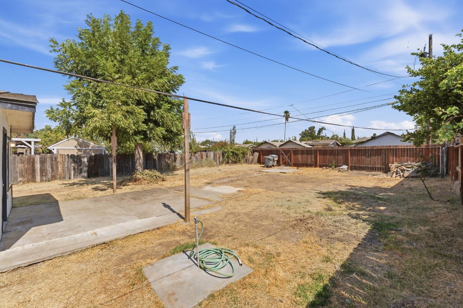 915 Sonora St, Madera, CA 93638