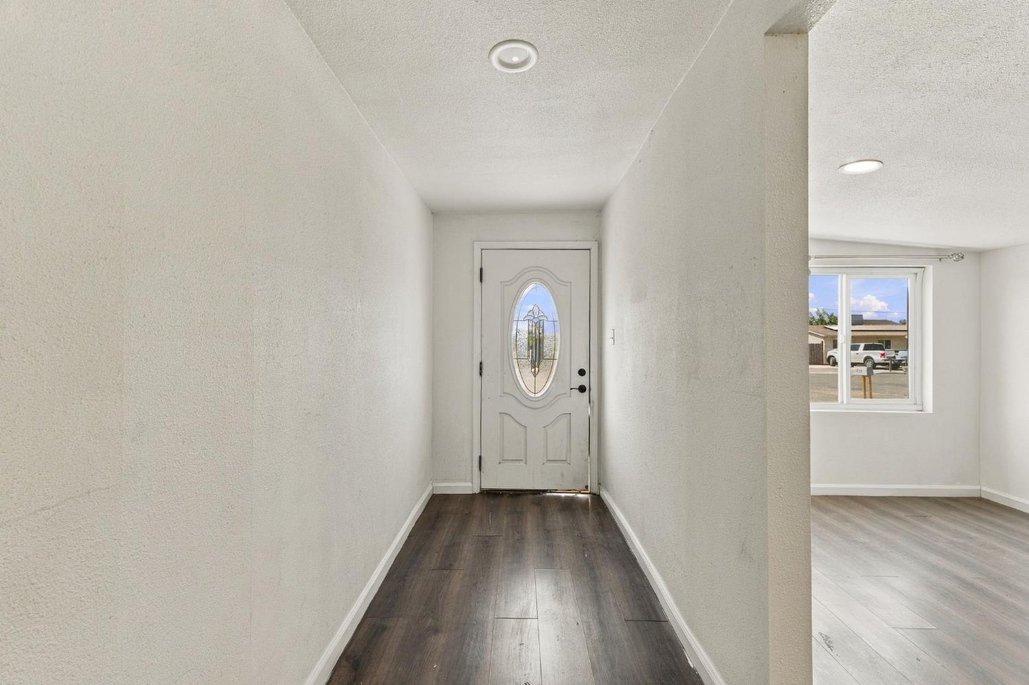 915 Sonora St, Madera, CA 93638