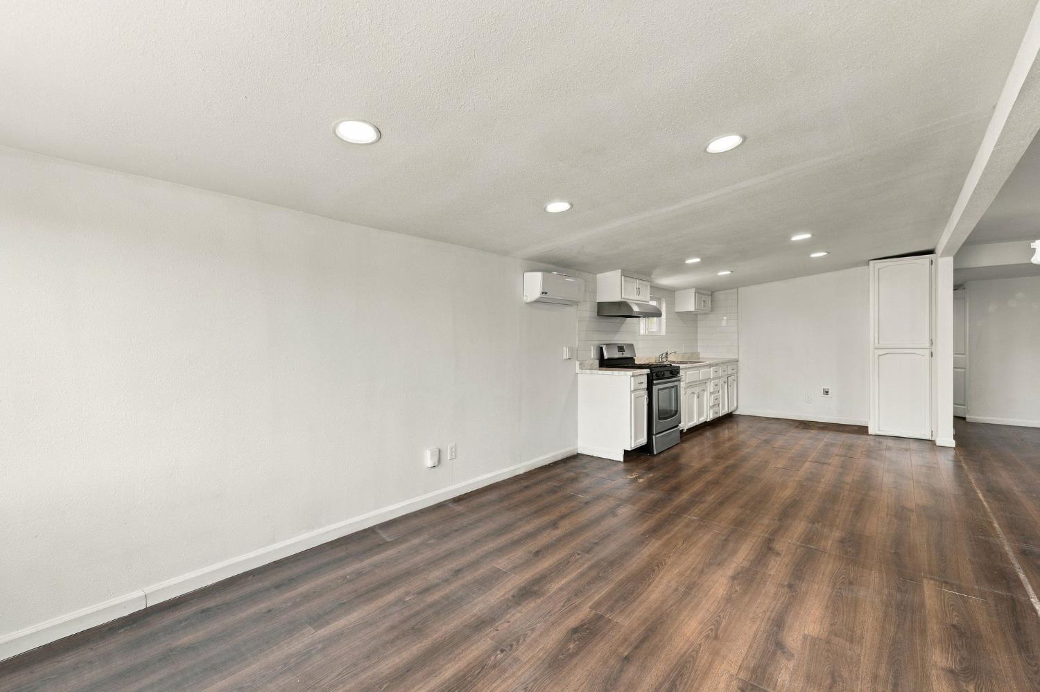 915 Sonora St, Madera, CA 93638
