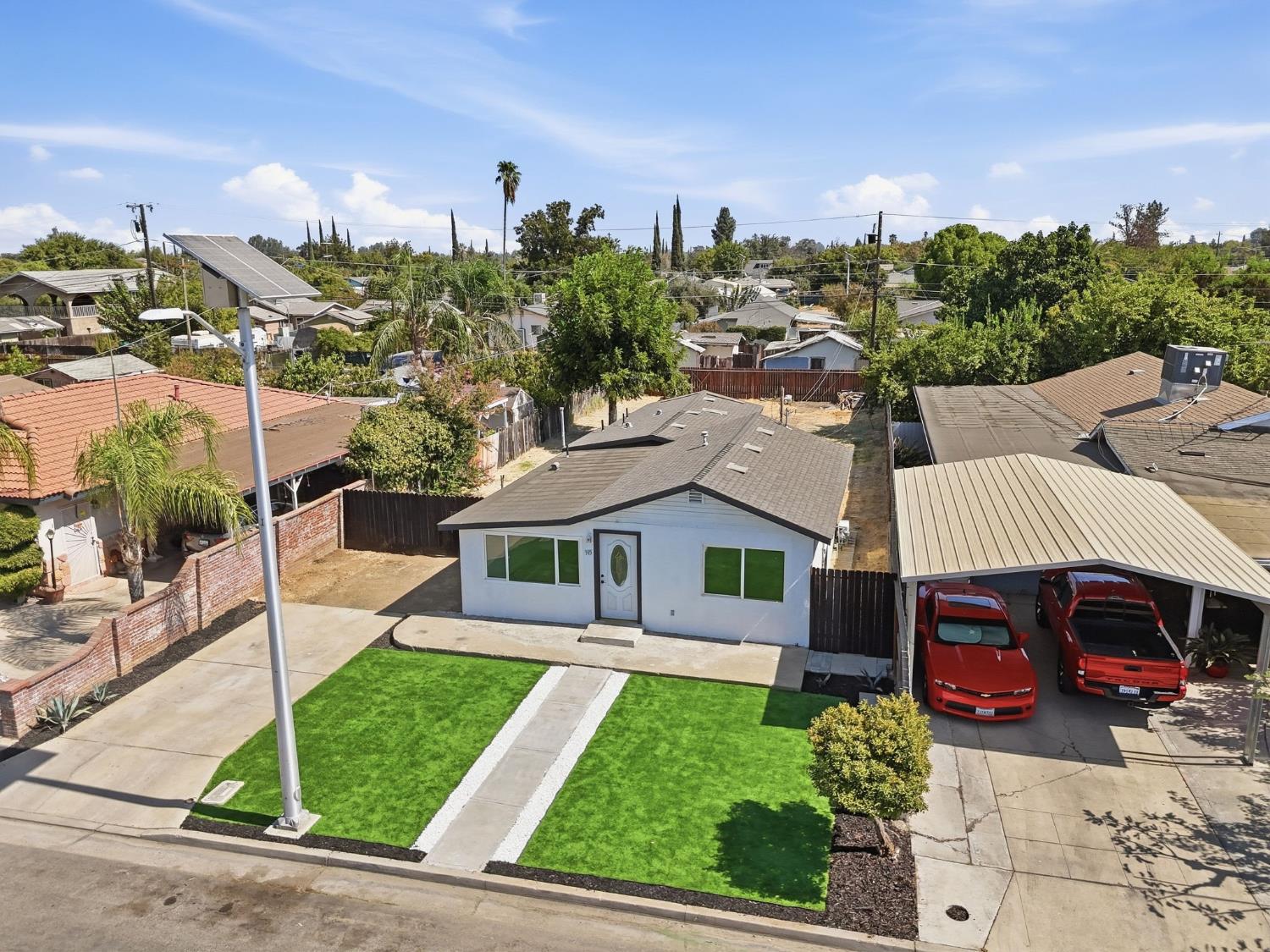 915 Sonora St, Madera, CA 93638