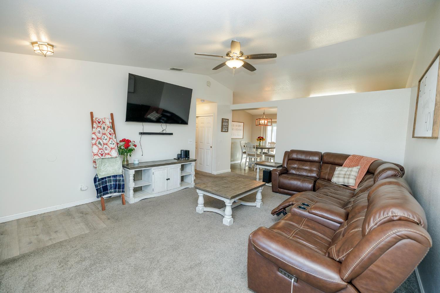 2854 Robirds Ln, Riverbank, CA 95367
