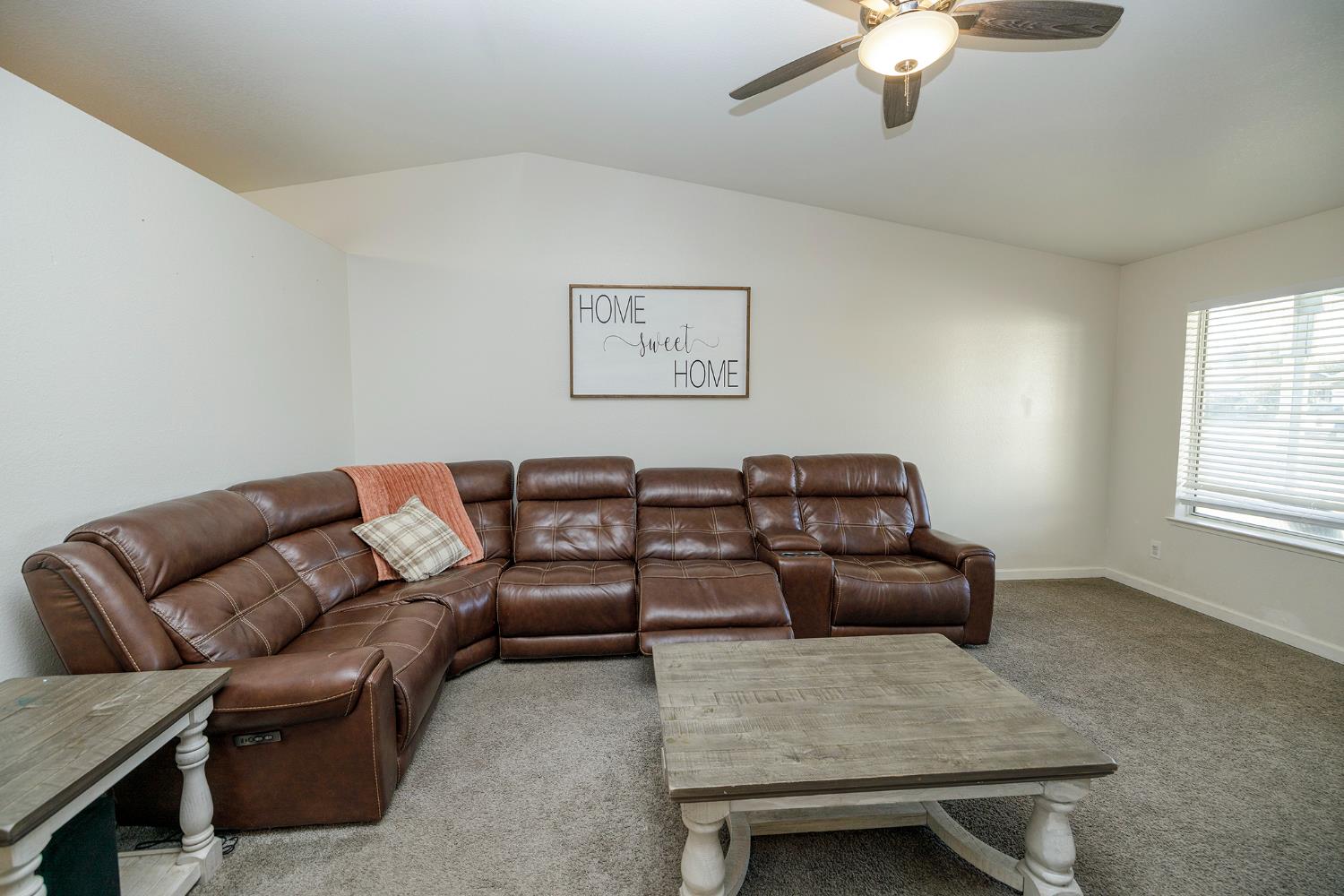 2854 Robirds Ln, Riverbank, CA 95367