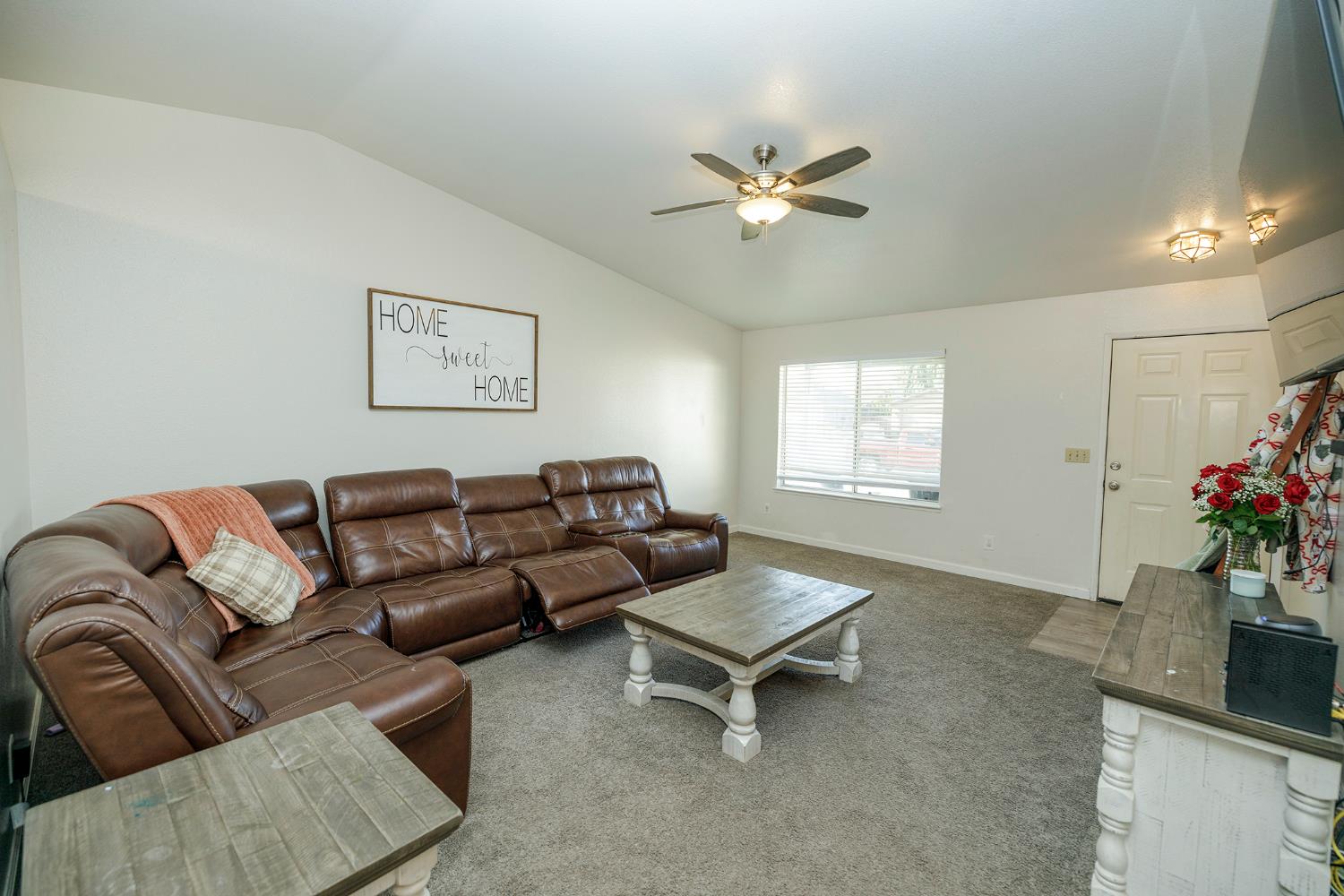 2854 Robirds Ln, Riverbank, CA 95367