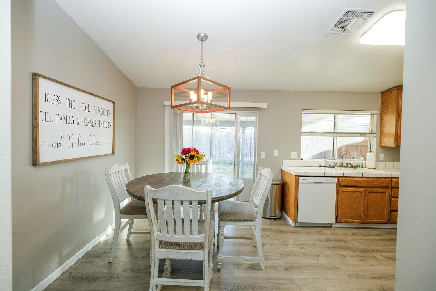 2854 Robirds Ln, Riverbank, CA 95367