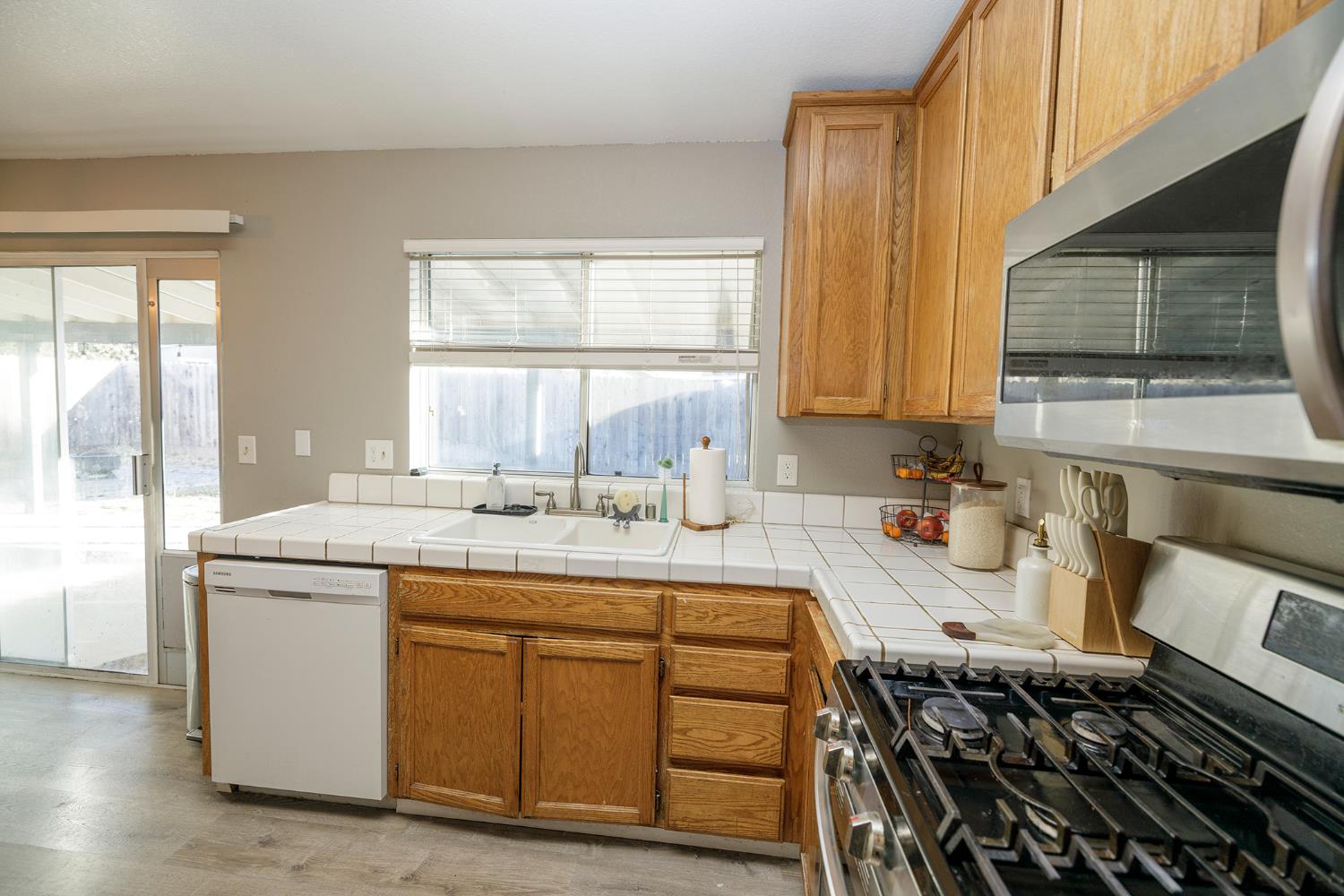 2854 Robirds Ln, Riverbank, CA 95367