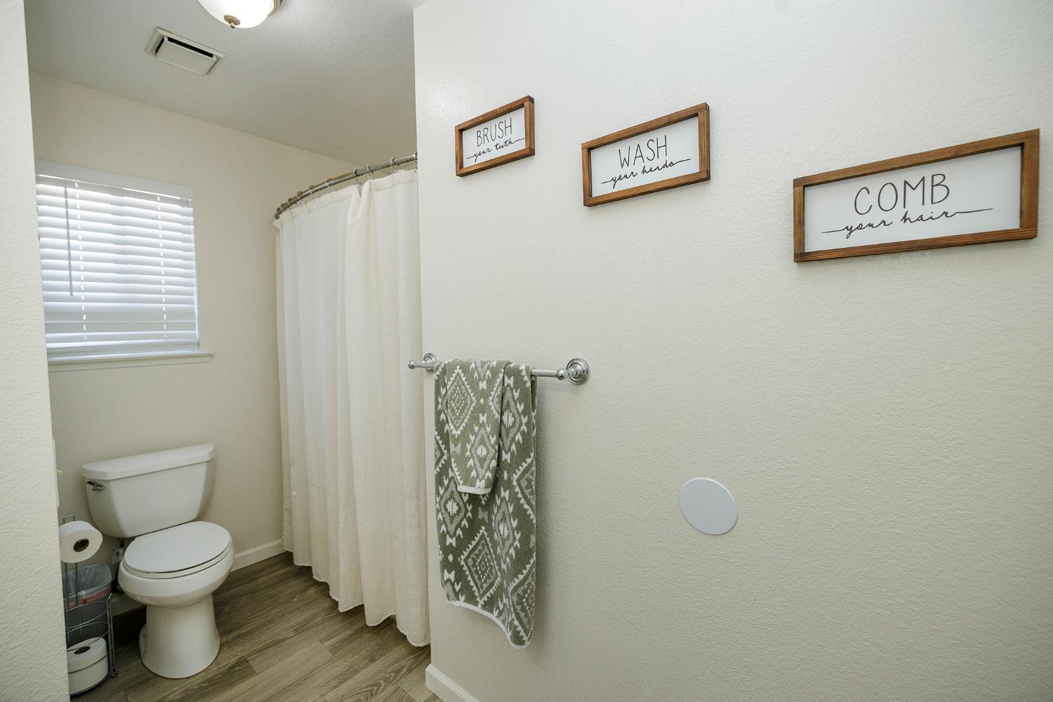 2854 Robirds Ln, Riverbank, CA 95367