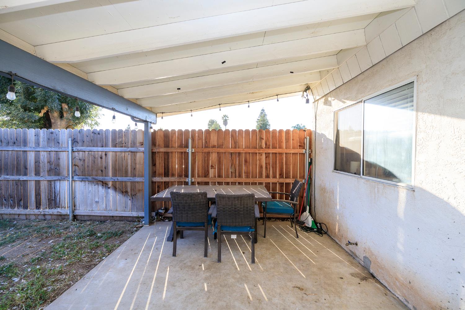 2854 Robirds Ln, Riverbank, CA 95367