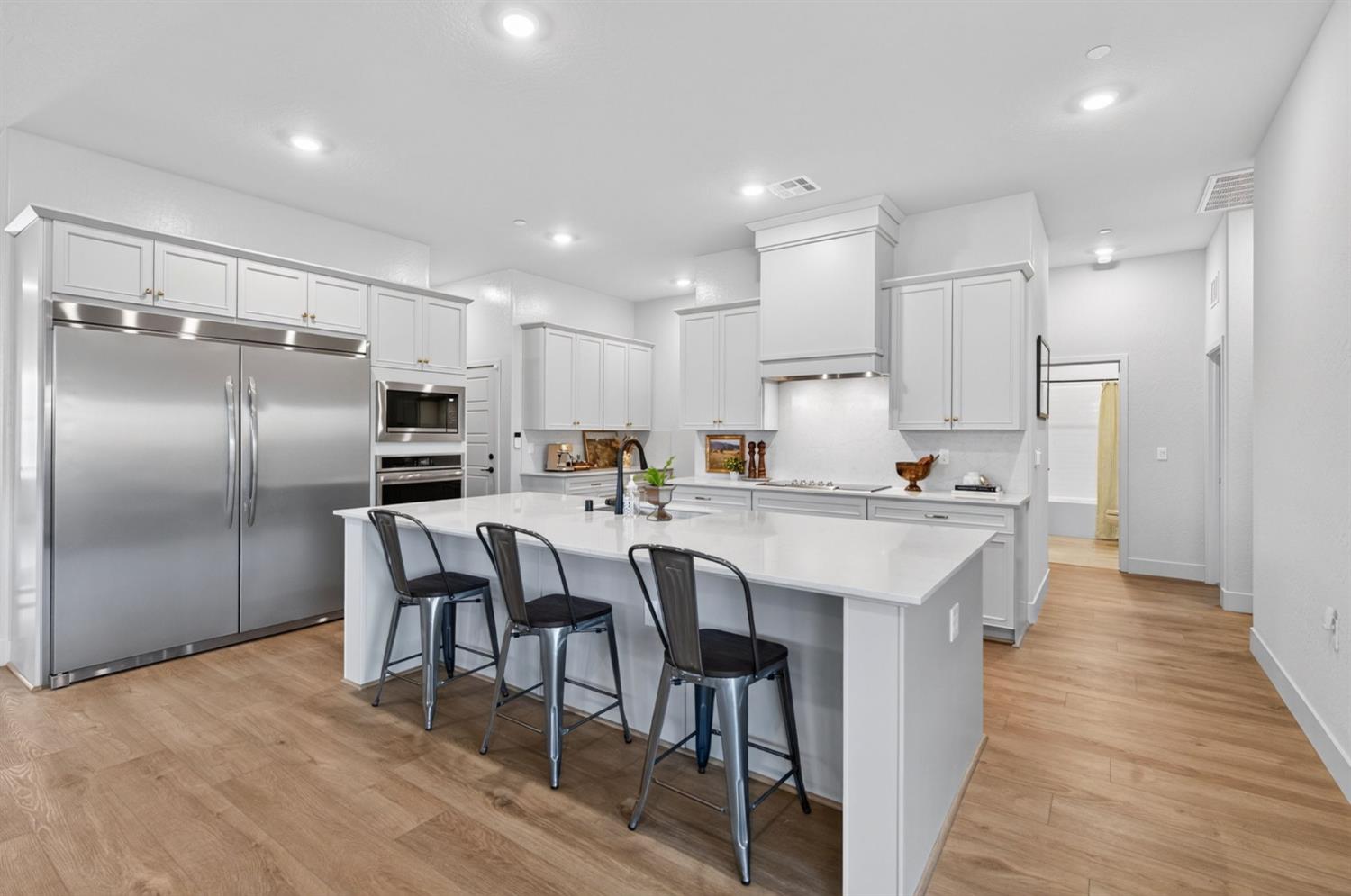 1609 Atlantica Drive South, Madera, CA 93636