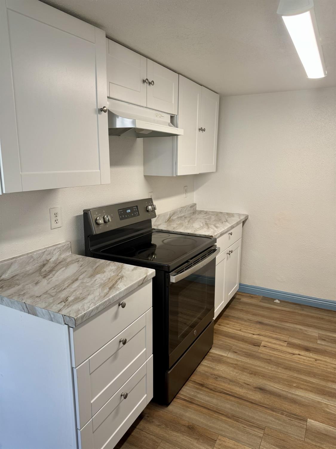128 Park St, Madera, CA 93637