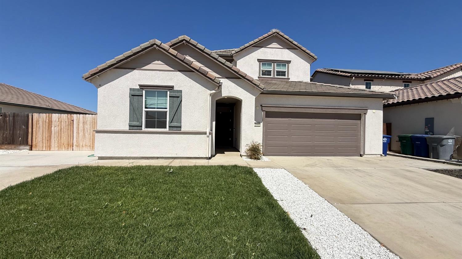 2044 Edward St, Los Banos, CA 93635