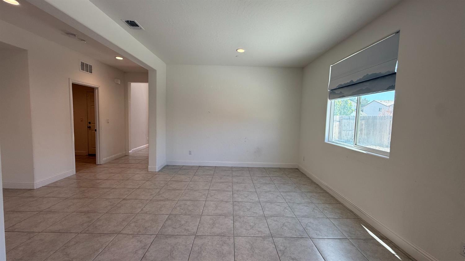 2044 Edward St, Los Banos, CA 93635