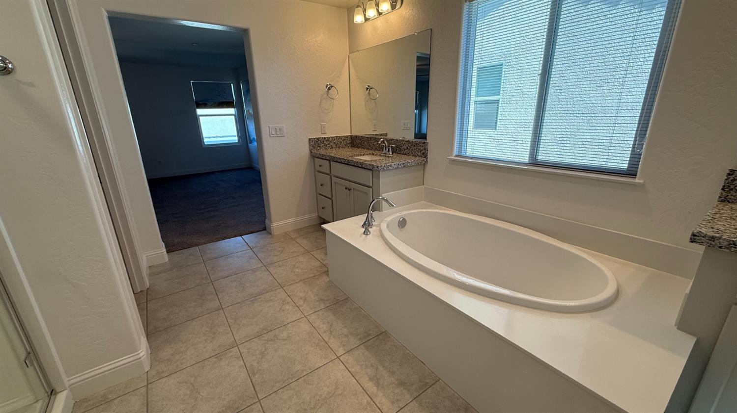 2044 Edward St, Los Banos, CA 93635