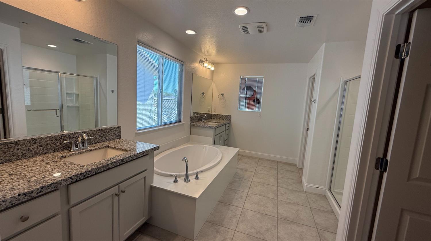 2044 Edward St, Los Banos, CA 93635