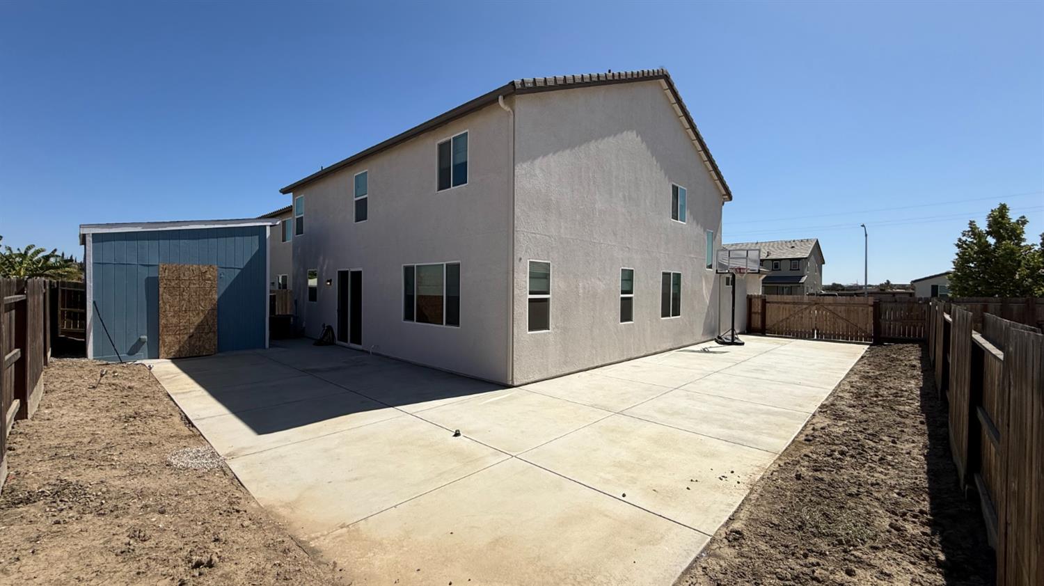 2044 Edward St, Los Banos, CA 93635