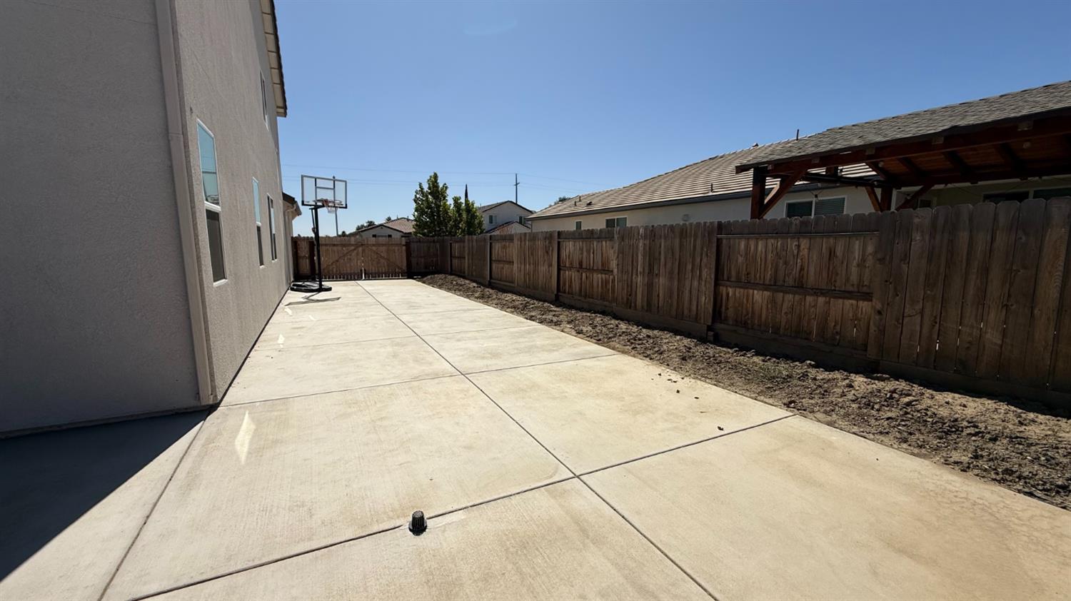 2044 Edward St, Los Banos, CA 93635