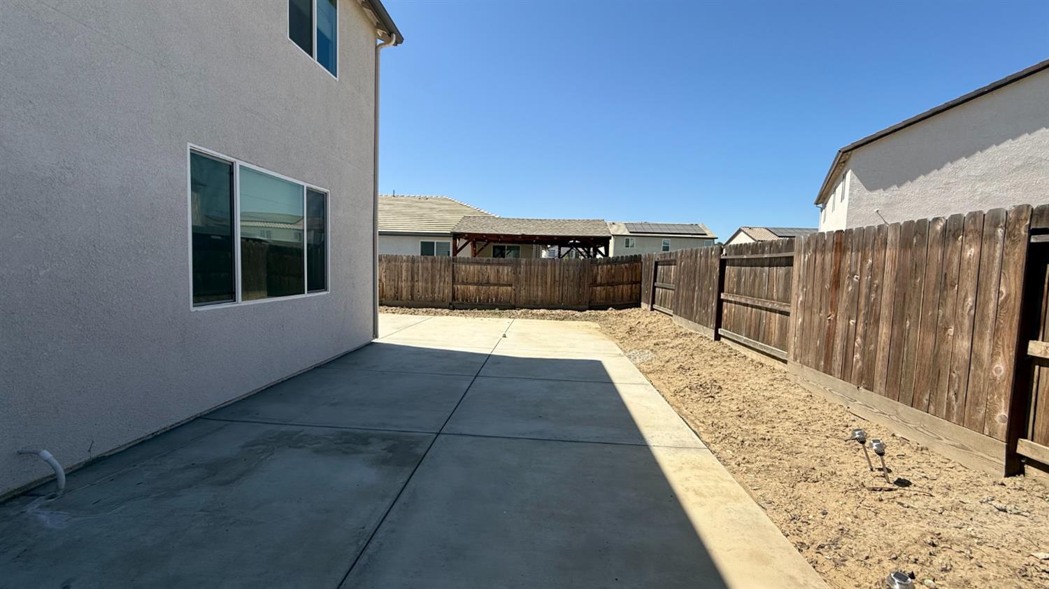 2044 Edward St, Los Banos, CA 93635