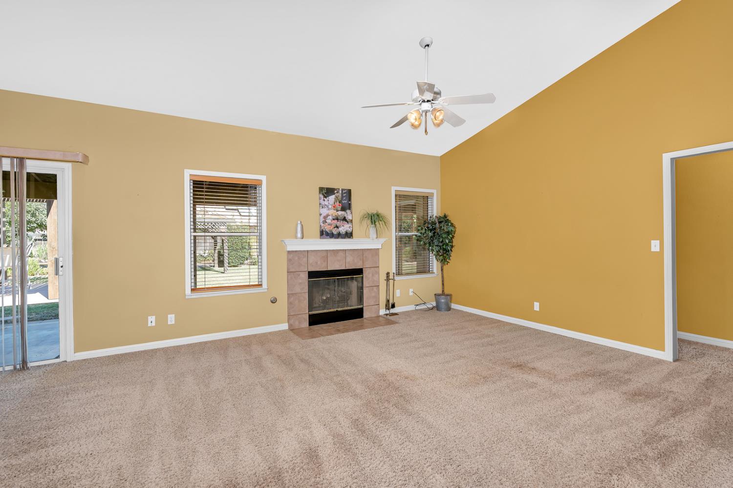1427 Via Fraga, Gustine, CA 95322