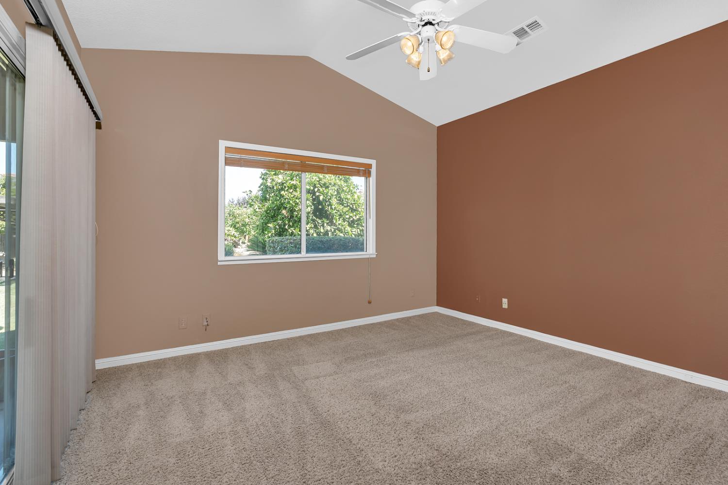 1427 Via Fraga, Gustine, CA 95322